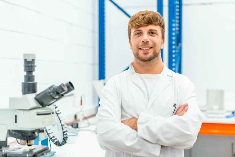 Un homme responsable R&D